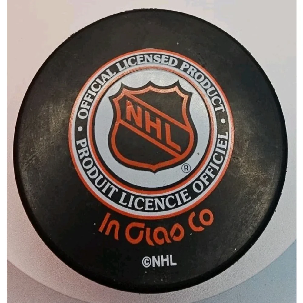 Cam Russell #8 Signed NHL Chicago Blackhawks Puck Autographed Signature Halifax - Picture 6 of 6